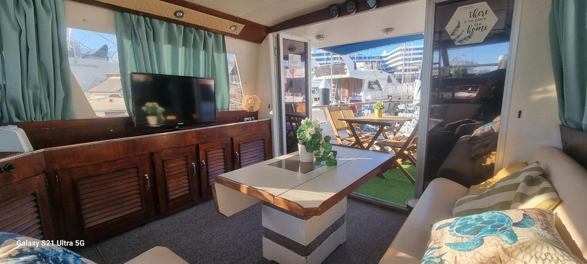 Beautiful And Comfy Boat In Barcelona With Boat Tour Option Hotel Bagian luar foto