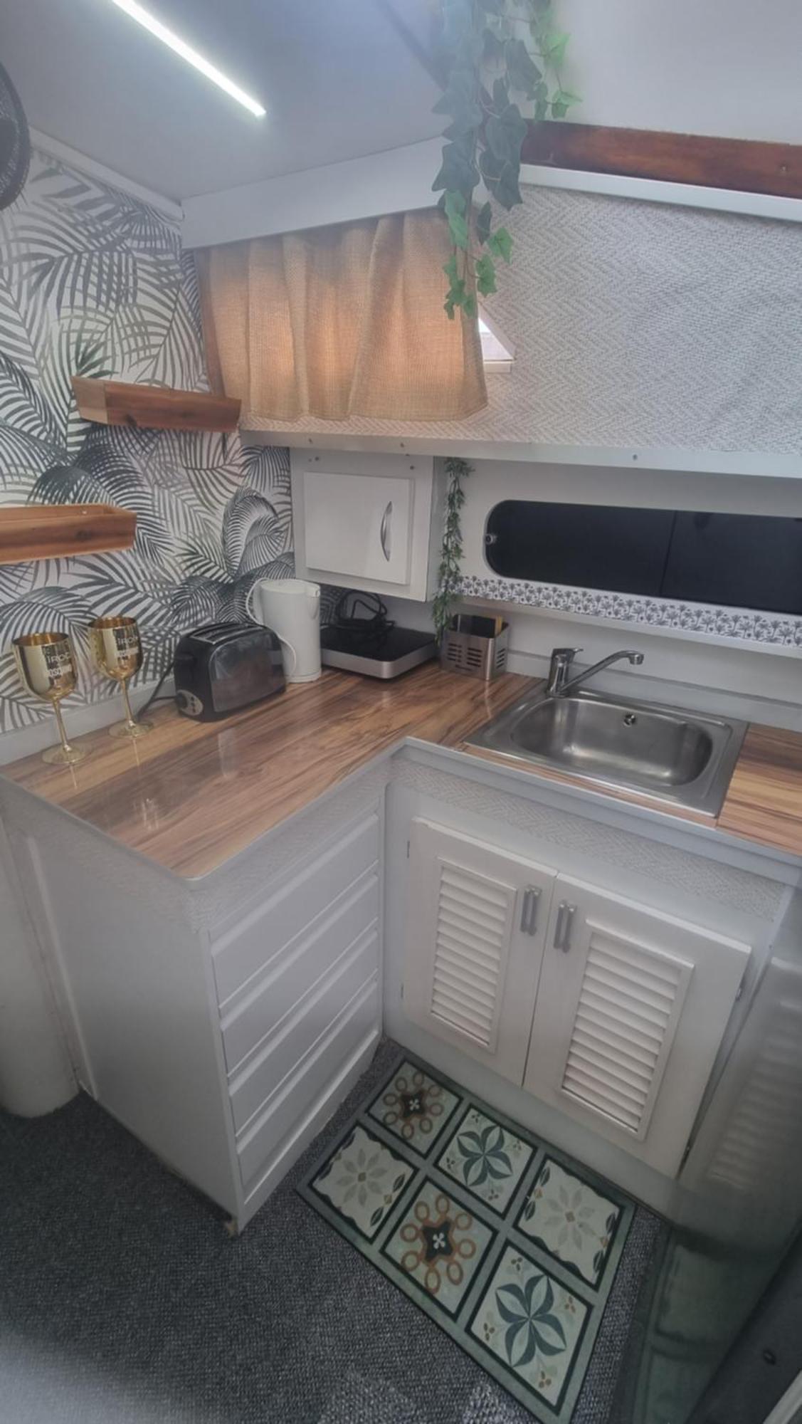 Beautiful And Comfy Boat In Barcelona With Boat Tour Option Hotel Bagian luar foto